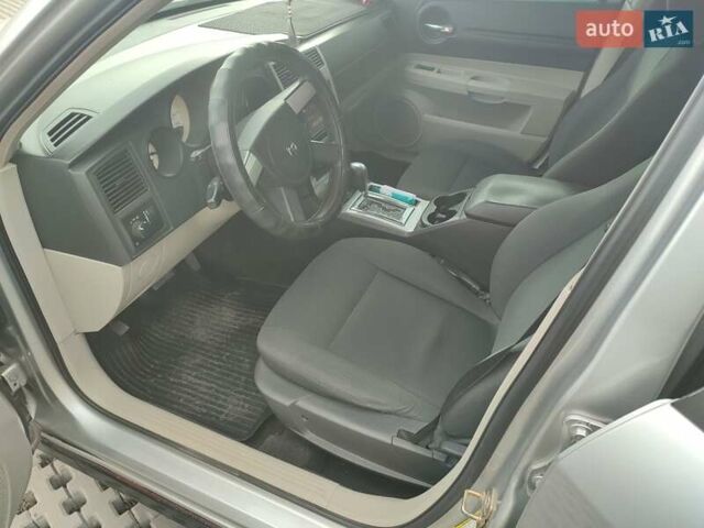 Белый Додж Магнум, объемом двигателя 2.74 л и пробегом 299 тыс. км за 8777 $, фото 6 на Automoto.ua