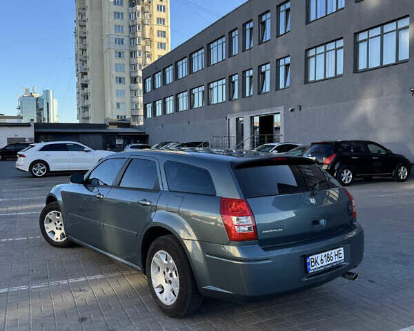 Серый Додж Магнум, объемом двигателя 2.74 л и пробегом 290 тыс. км за 6700 $, фото 1 на Automoto.ua
