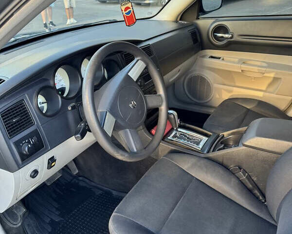 Серый Додж Магнум, объемом двигателя 2.74 л и пробегом 290 тыс. км за 6700 $, фото 4 на Automoto.ua