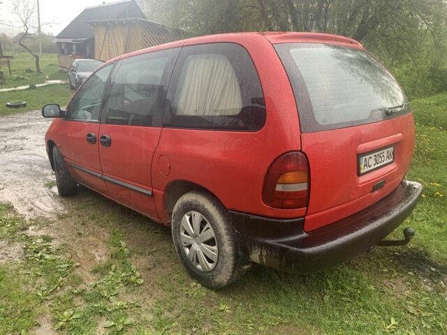 Красный Додж Монако, объемом двигателя 2.5 л и пробегом 220 тыс. км за 2600 $, фото 3 на Automoto.ua