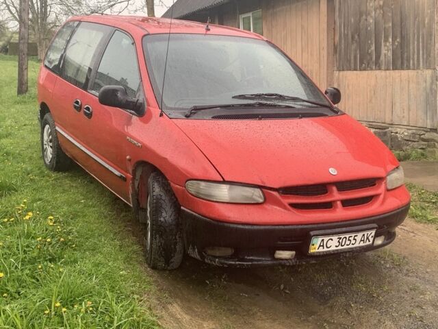 Красный Додж Монако, объемом двигателя 2.5 л и пробегом 220 тыс. км за 2600 $, фото 1 на Automoto.ua