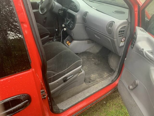 Красный Додж Монако, объемом двигателя 2.5 л и пробегом 220 тыс. км за 2600 $, фото 6 на Automoto.ua