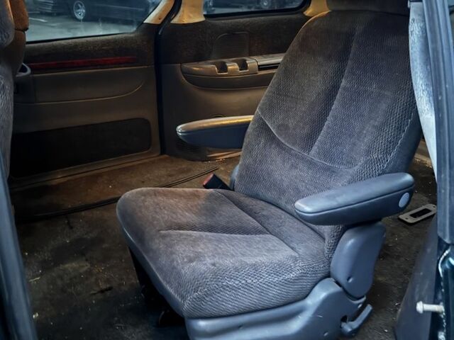 Зеленый Додж Монако, объемом двигателя 0 л и пробегом 185 тыс. км за 2299 $, фото 15 на Automoto.ua