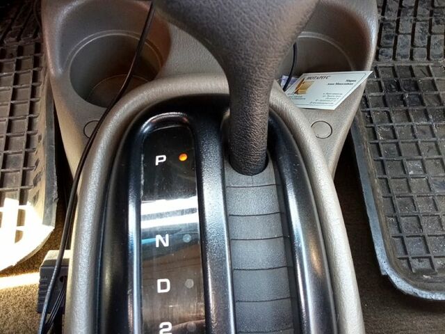 Белый Додж Неон, объемом двигателя 2 л и пробегом 404 тыс. км за 2000 $, фото 8 на Automoto.ua