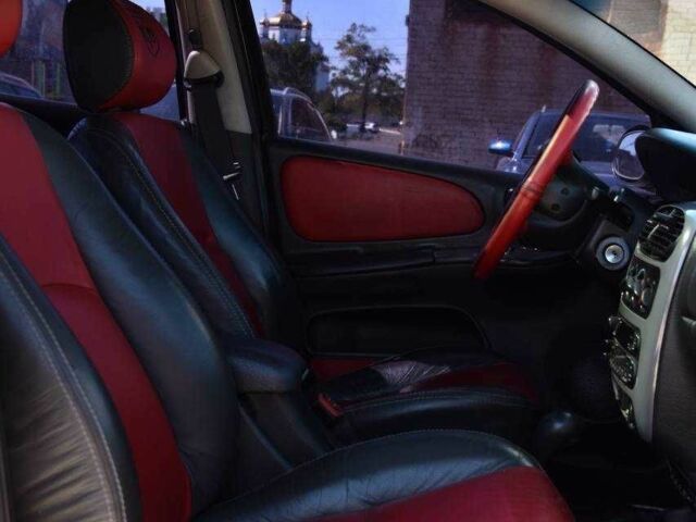 Чорний Додж Neon, об'ємом двигуна 2 л та пробігом 297 тис. км за 3350 $, фото 11 на Automoto.ua