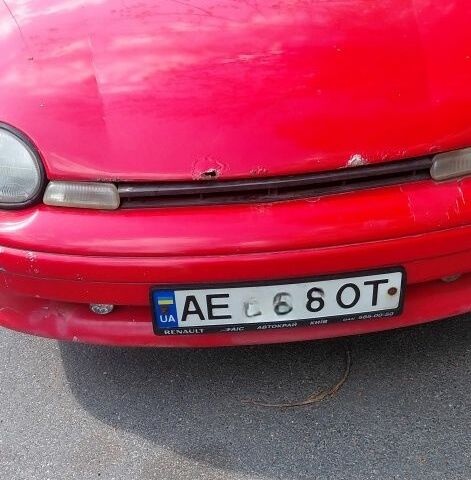 Красный Додж Неон, объемом двигателя 2 л и пробегом 261 тыс. км за 800 $, фото 2 на Automoto.ua