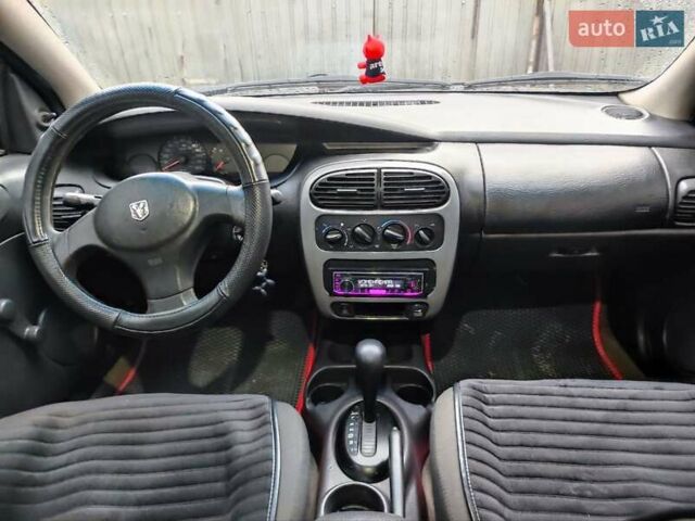 Красный Додж Неон, объемом двигателя 2 л и пробегом 162 тыс. км за 3700 $, фото 6 на Automoto.ua