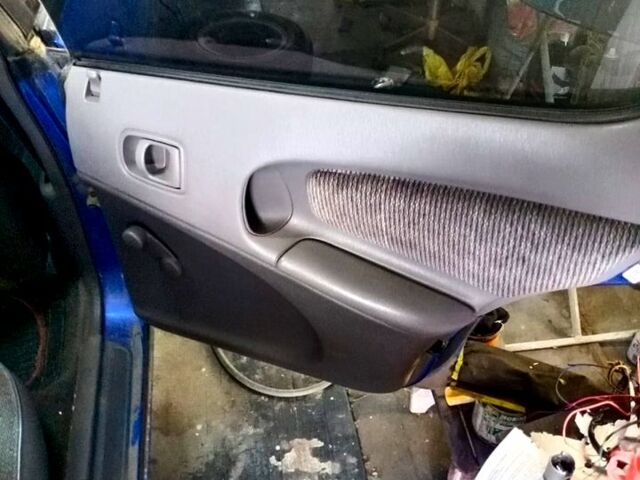 Додж Неон, объемом двигателя 20 л и пробегом 0 тыс. км за 2200 $, фото 4 на Automoto.ua