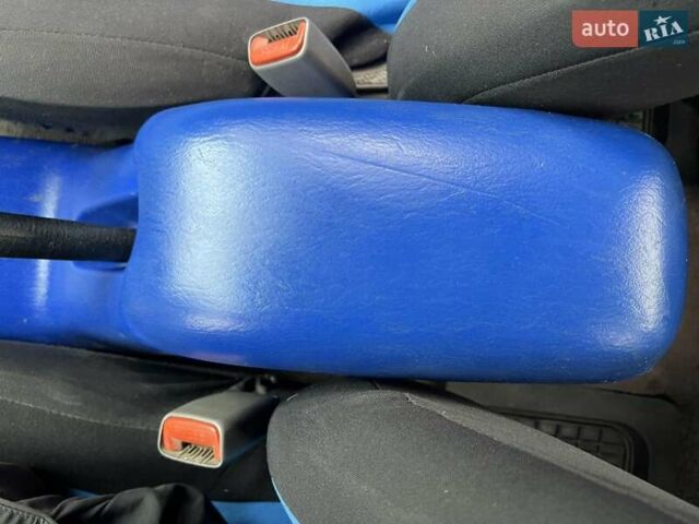 Синий Додж Неон, объемом двигателя 2 л и пробегом 398 тыс. км за 1900 $, фото 4 на Automoto.ua