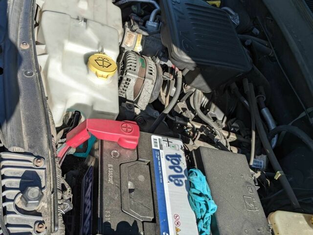 Черный Додж Нитро, объемом двигателя 3.7 л и пробегом 68 тыс. км за 12200 $, фото 4 на Automoto.ua