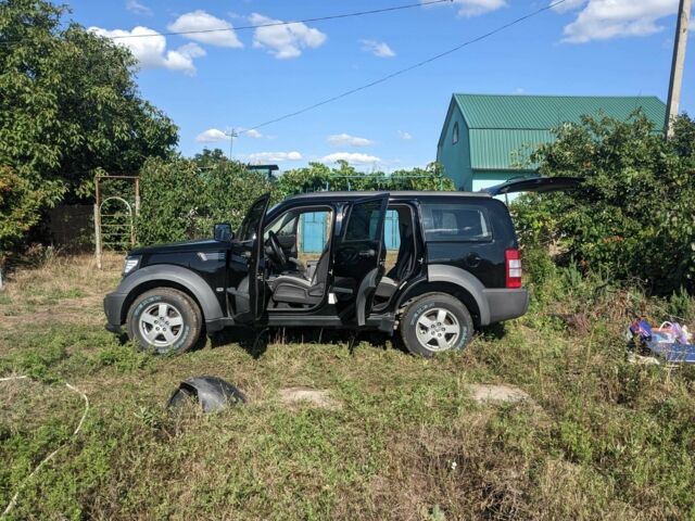 Черный Додж Нитро, объемом двигателя 3.7 л и пробегом 68 тыс. км за 12200 $, фото 1 на Automoto.ua