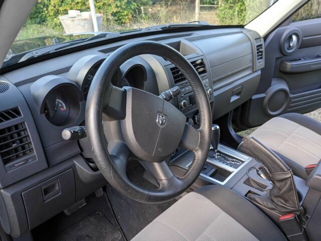 Черный Додж Нитро, объемом двигателя 3.7 л и пробегом 68 тыс. км за 12200 $, фото 9 на Automoto.ua