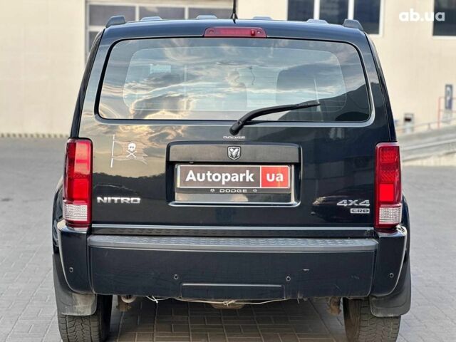 Чорний Додж Nitro, об'ємом двигуна 2.8 л та пробігом 320 тис. км за 8690 $, фото 9 на Automoto.ua
