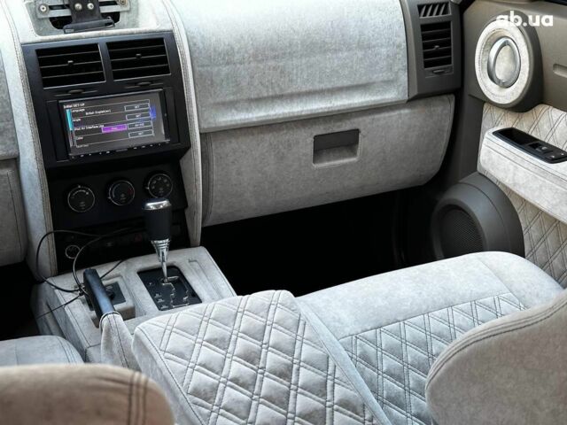 Чорний Додж Nitro, об'ємом двигуна 2.8 л та пробігом 320 тис. км за 8690 $, фото 20 на Automoto.ua