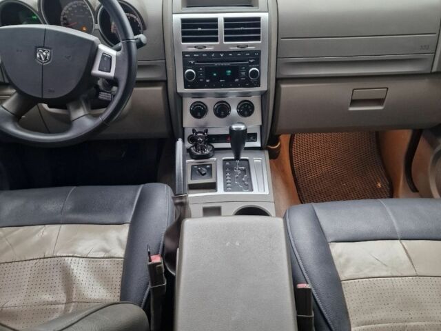 Чорний Додж Nitro, об'ємом двигуна 3.7 л та пробігом 248 тис. км за 8500 $, фото 5 на Automoto.ua