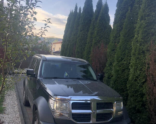 Чорний Додж Nitro, об'ємом двигуна 2.8 л та пробігом 133 тис. км за 9700 $, фото 4 на Automoto.ua