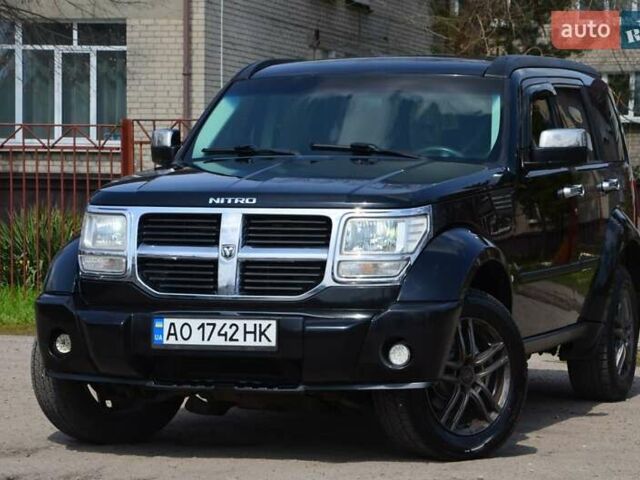 Чорний Додж Nitro, об'ємом двигуна 2.8 л та пробігом 272 тис. км за 8600 $, фото 1 на Automoto.ua