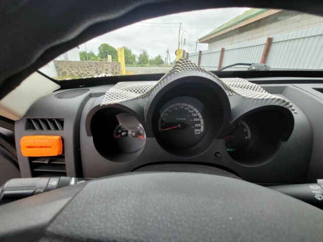 Чорний Додж Nitro, об'ємом двигуна 2.8 л та пробігом 219 тис. км за 9200 $, фото 17 на Automoto.ua
