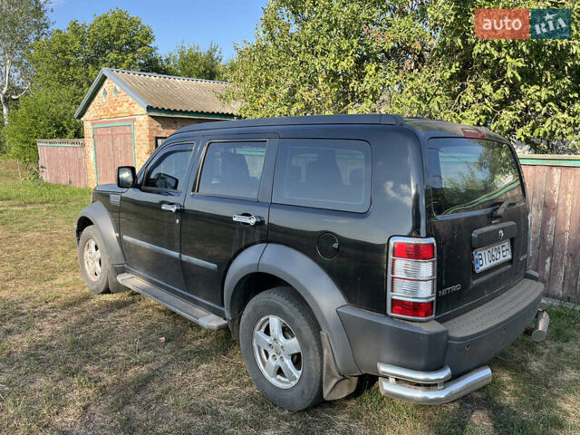 Черный Додж Нитро, объемом двигателя 3.7 л и пробегом 237 тыс. км за 7200 $, фото 2 на Automoto.ua