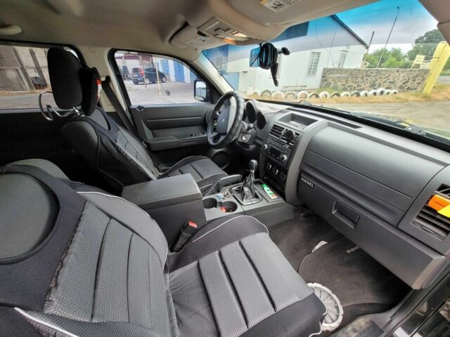 Чорний Додж Nitro, об'ємом двигуна 2.8 л та пробігом 219 тис. км за 9200 $, фото 14 на Automoto.ua