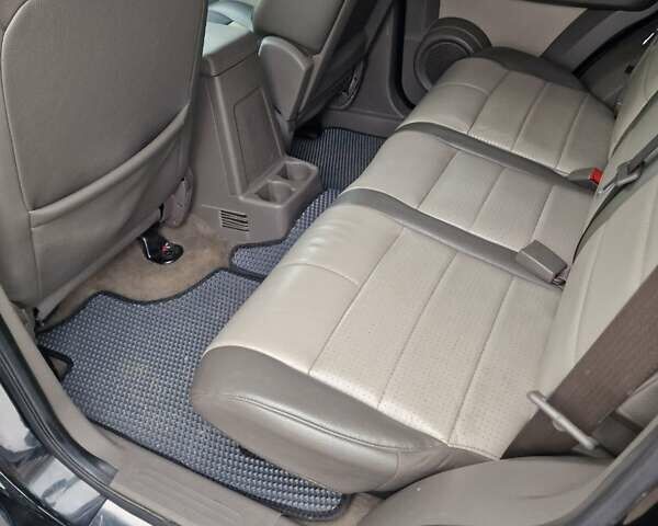 Черный Додж Нитро, объемом двигателя 3.7 л и пробегом 248 тыс. км за 8500 $, фото 6 на Automoto.ua