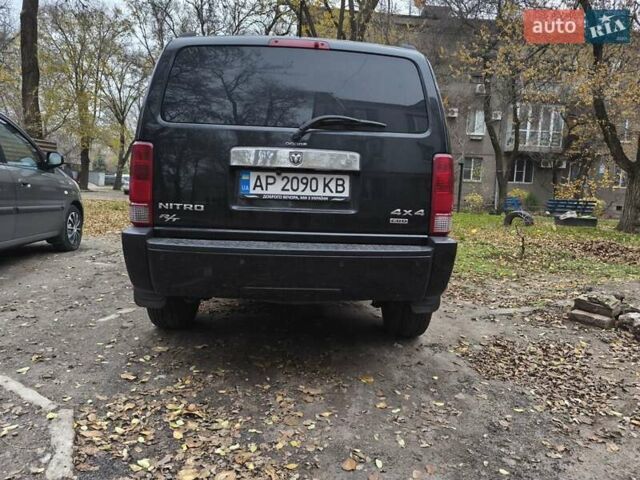 Чорний Додж Nitro, об'ємом двигуна 2.8 л та пробігом 85 тис. км за 9500 $, фото 5 на Automoto.ua