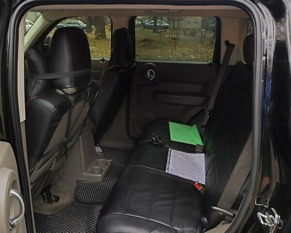 Чорний Додж Nitro, об'ємом двигуна 2.8 л та пробігом 85 тис. км за 9500 $, фото 4 на Automoto.ua