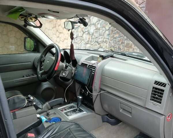 Чорний Додж Nitro, об'ємом двигуна 2.8 л та пробігом 230 тис. км за 10500 $, фото 6 на Automoto.ua