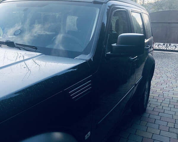 Чорний Додж Nitro, об'ємом двигуна 2.8 л та пробігом 133 тис. км за 9700 $, фото 2 на Automoto.ua