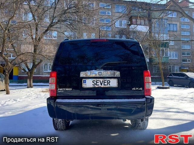 Черный Додж Нитро, объемом двигателя 37 л и пробегом 96 тыс. км за 9800 $, фото 3 на Automoto.ua