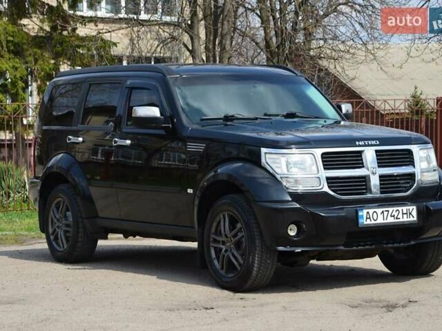 Чорний Додж Nitro, об'ємом двигуна 2.8 л та пробігом 272 тис. км за 8600 $, фото 27 на Automoto.ua