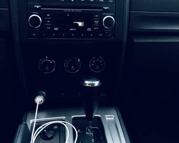 Чорний Додж Nitro, об'ємом двигуна 2.8 л та пробігом 133 тис. км за 9700 $, фото 6 на Automoto.ua