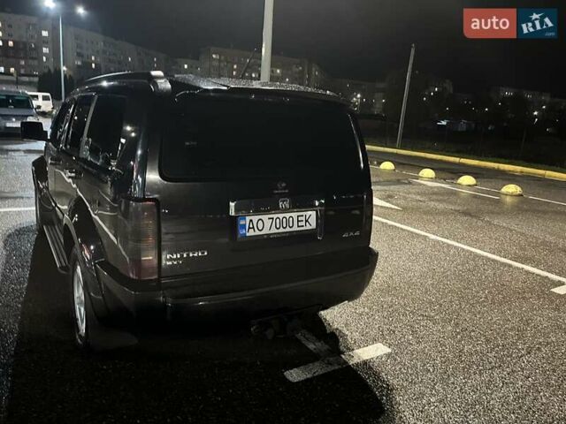 Черный Додж Нитро, объемом двигателя 3.7 л и пробегом 195 тыс. км за 9900 $, фото 34 на Automoto.ua