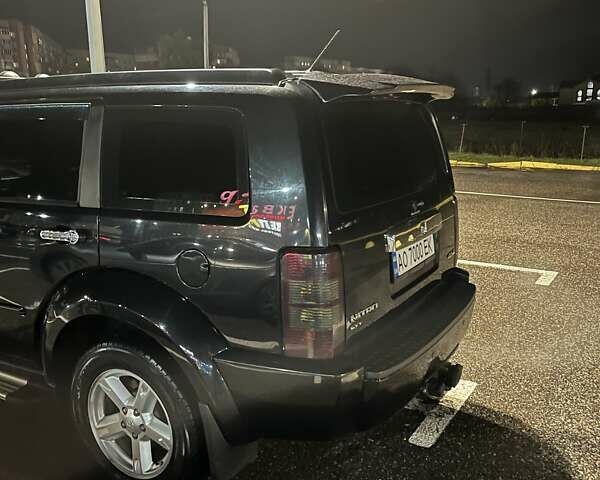 Черный Додж Нитро, объемом двигателя 3.7 л и пробегом 195 тыс. км за 9900 $, фото 5 на Automoto.ua