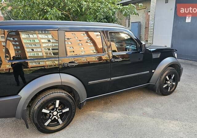 Чорний Додж Nitro, об'ємом двигуна 3.7 л та пробігом 165 тис. км за 10900 $, фото 5 на Automoto.ua