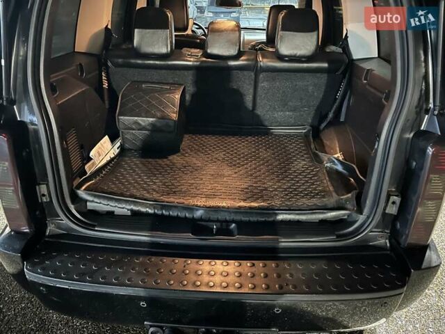 Черный Додж Нитро, объемом двигателя 3.7 л и пробегом 195 тыс. км за 9900 $, фото 25 на Automoto.ua