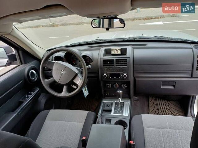 Додж Нитро, объемом двигателя 2.8 л и пробегом 207 тыс. км за 9500 $, фото 11 на Automoto.ua