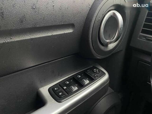 Додж Нитро, объемом двигателя 0 л и пробегом 129 тыс. км за 11300 $, фото 15 на Automoto.ua