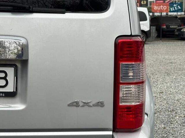 Серый Додж Нитро, объемом двигателя 3.7 л и пробегом 185 тыс. км за 6500 $, фото 8 на Automoto.ua