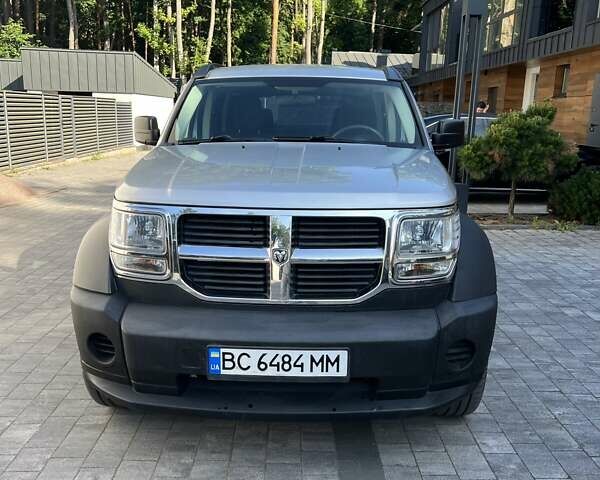 Сірий Додж Nitro, об'ємом двигуна 3.7 л та пробігом 52 тис. км за 9900 $, фото 1 на Automoto.ua