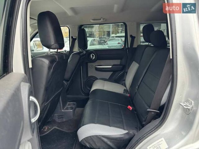 Серый Додж Нитро, объемом двигателя 3.7 л и пробегом 185 тыс. км за 6500 $, фото 13 на Automoto.ua