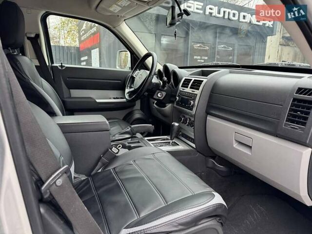 Серый Додж Нитро, объемом двигателя 3.7 л и пробегом 185 тыс. км за 6500 $, фото 11 на Automoto.ua