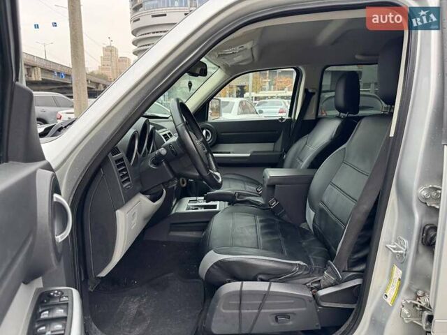 Серый Додж Нитро, объемом двигателя 3.7 л и пробегом 185 тыс. км за 6500 $, фото 14 на Automoto.ua