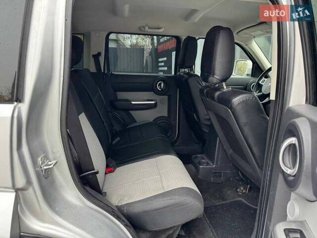 Серый Додж Нитро, объемом двигателя 3.7 л и пробегом 185 тыс. км за 6500 $, фото 12 на Automoto.ua