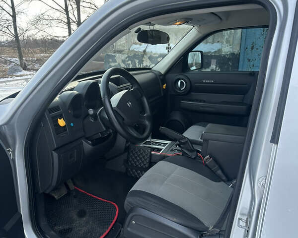 Сірий Додж Nitro, об'ємом двигуна 2.78 л та пробігом 230 тис. км за 10000 $, фото 6 на Automoto.ua