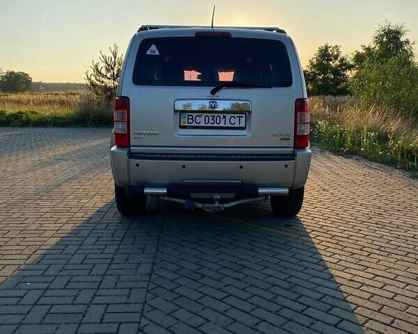 Сірий Додж Nitro, об'ємом двигуна 2.8 л та пробігом 155 тис. км за 9000 $, фото 3 на Automoto.ua