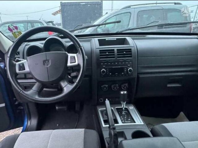 Синій Додж Nitro, об'ємом двигуна 2.8 л та пробігом 198 тис. км за 8600 $, фото 7 на Automoto.ua