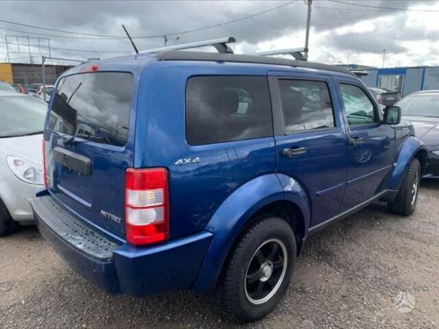 Синій Додж Nitro, об'ємом двигуна 2.8 л та пробігом 198 тис. км за 8600 $, фото 5 на Automoto.ua