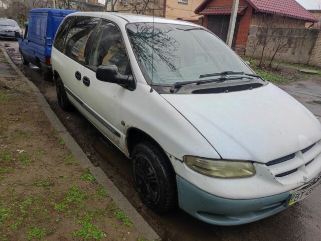 Білий Додж RAM, об'ємом двигуна 2.4 л та пробігом 255 тис. км за 1750 $, фото 1 на Automoto.ua