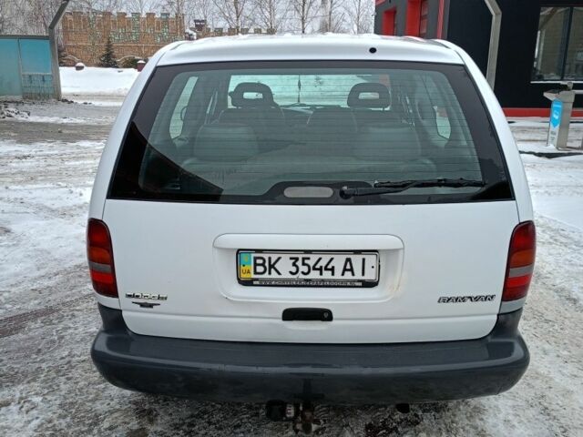 Белый Додж РАМ, объемом двигателя 2.5 л и пробегом 400 тыс. км за 3600 $, фото 4 на Automoto.ua